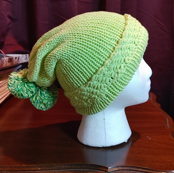 🦋Winter Hat🦋 - Picture 4 of 5